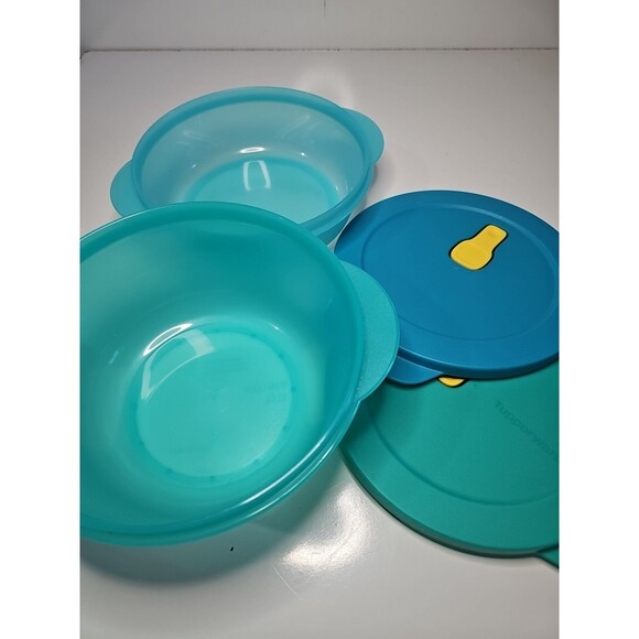 Tupperware Set of 2 Crystalwave Round Microwave Container With Spout New Display - Picture 6 of 6